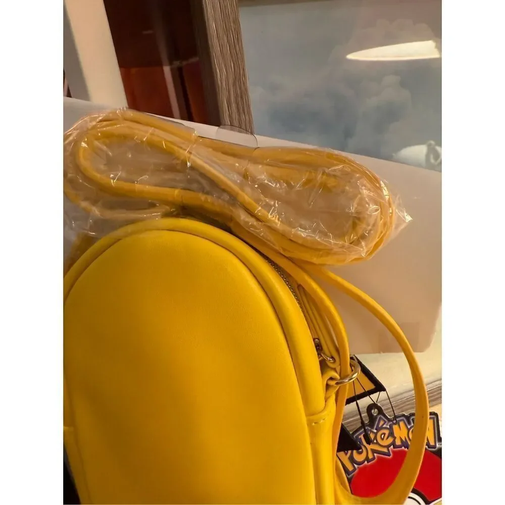 Danielle Nicole Think Geek Pikachu Pokémon Crossbody Bag NWT - Picture 3 of 5